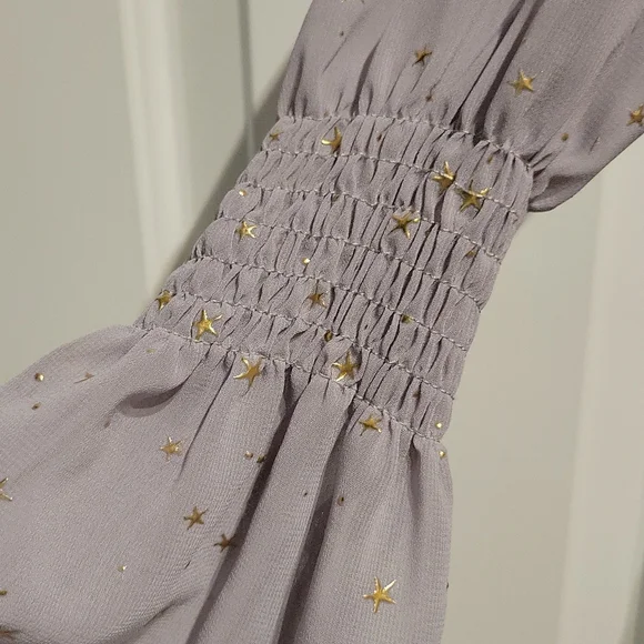 Long Sleeve Grey & Gold super sheer Top. Sz. XXL but fits more like a Lrg/New - Picture 2 of 5